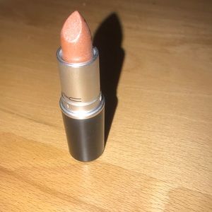 Honey luster Mac lipstick